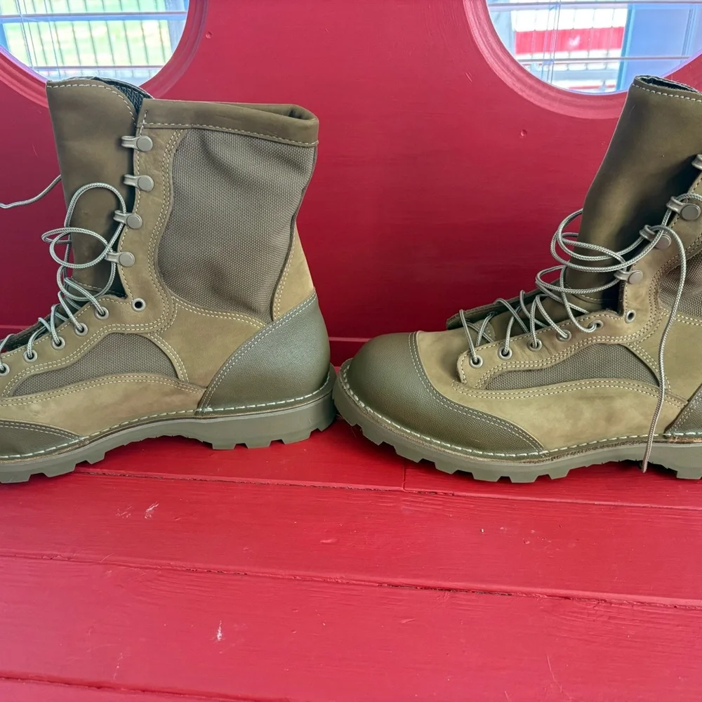 Danner Men's Tactical Boots - Picture 2 of 6